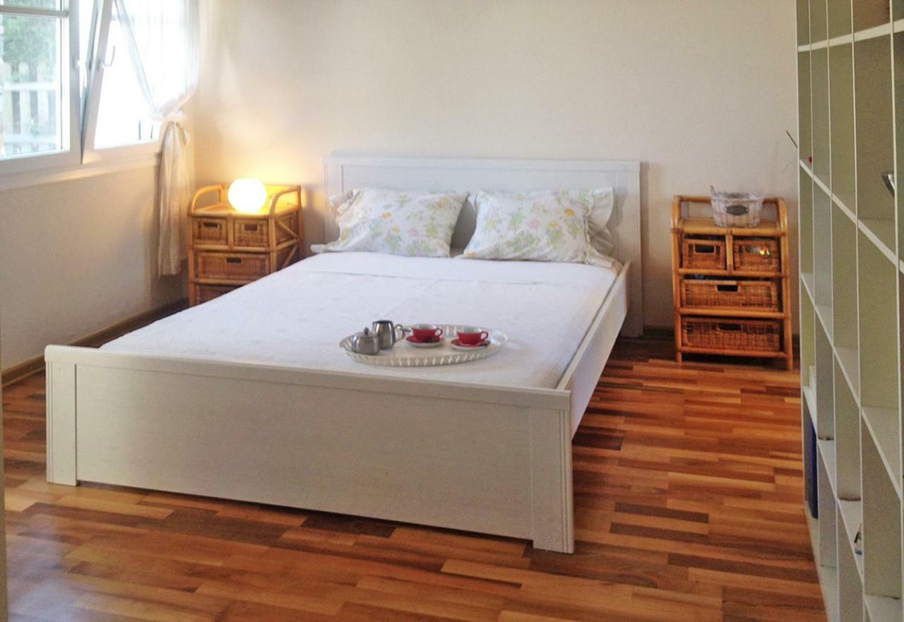 Lovely Apartm.Near Airport Kardiá Екстериор снимка