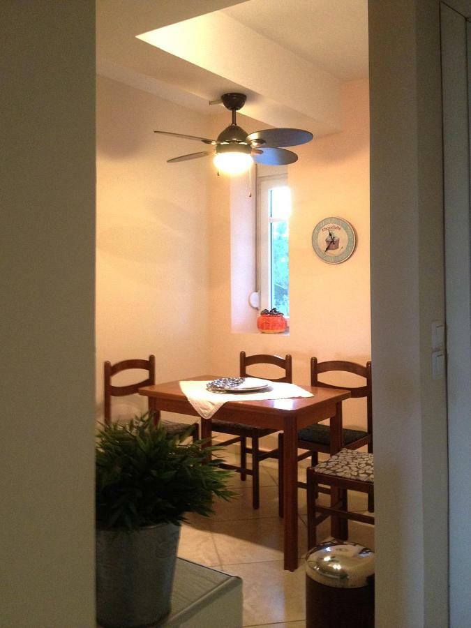 Lovely Apartm.Near Airport Kardiá Екстериор снимка