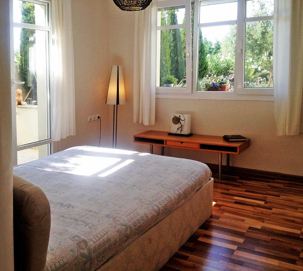 Lovely Apartm.Near Airport Kardiá Екстериор снимка