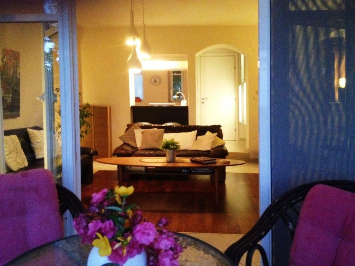Lovely Apartm.Near Airport Kardiá Екстериор снимка