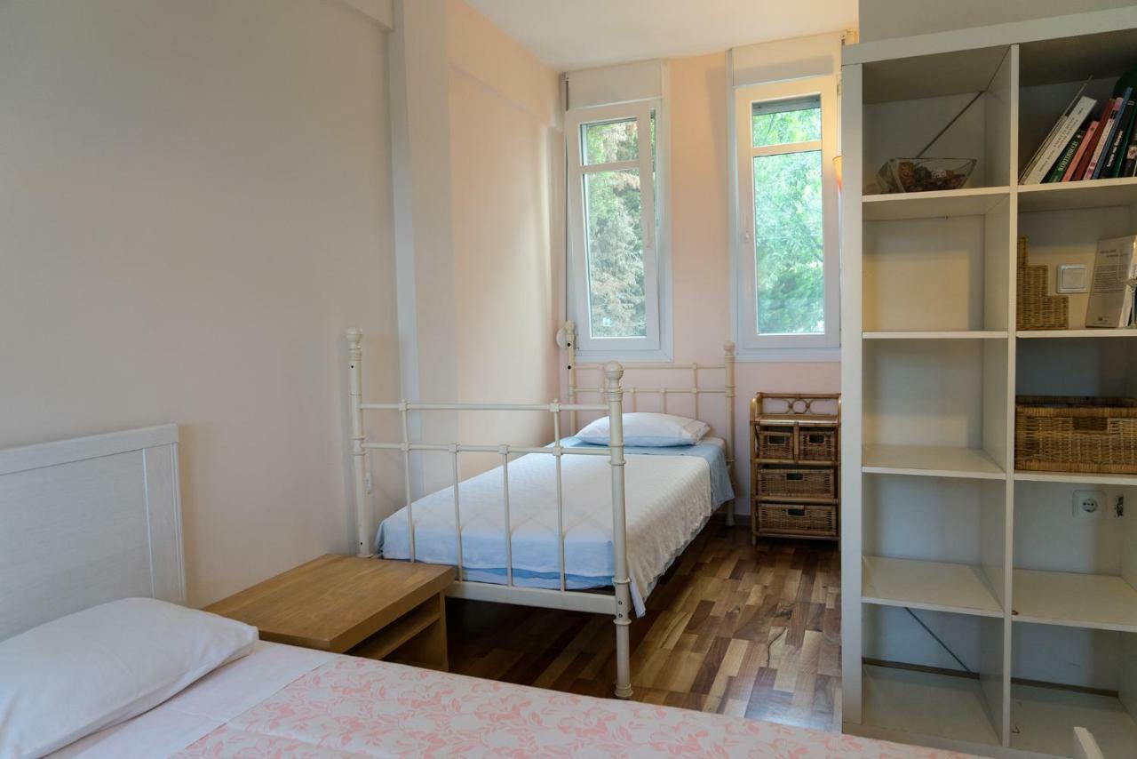 Lovely Apartm.Near Airport Kardiá Екстериор снимка